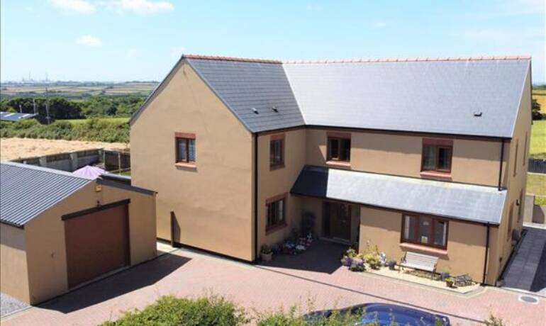 Driftwood Lodge, Hill Mountain, Milford Haven, Pembrokeshire (POM1001357)
