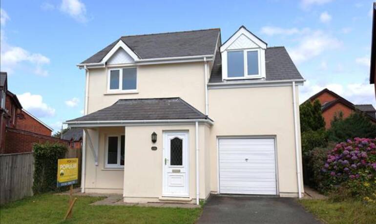 Tudor Gardens, Haverfordwest, Haverfordwest, Pembrokeshire (POM1001836)