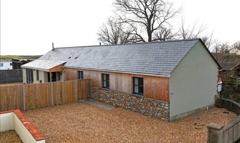 Cob Barn, Cob Lane, Jameston, Tenby, Pembrokeshire (POM1001844)