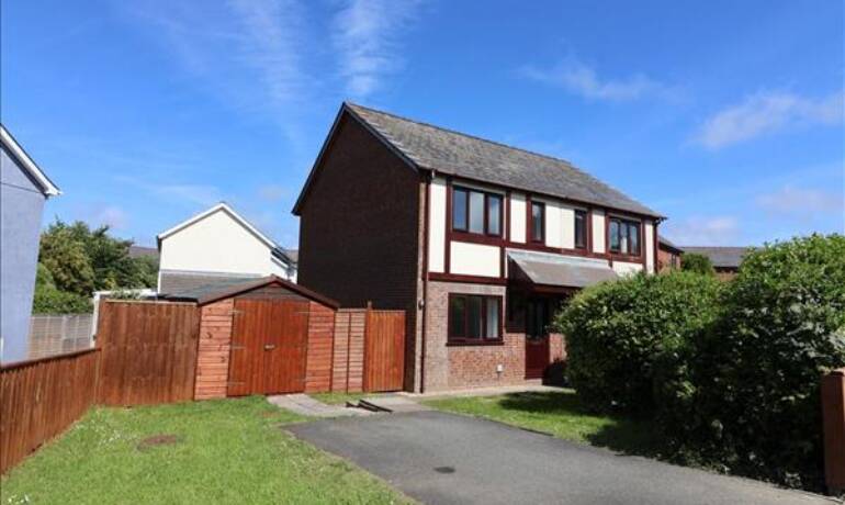 Tudor Gardens, Haverfordwest, Haverfordwest, Pembrokeshire (POM1001881)